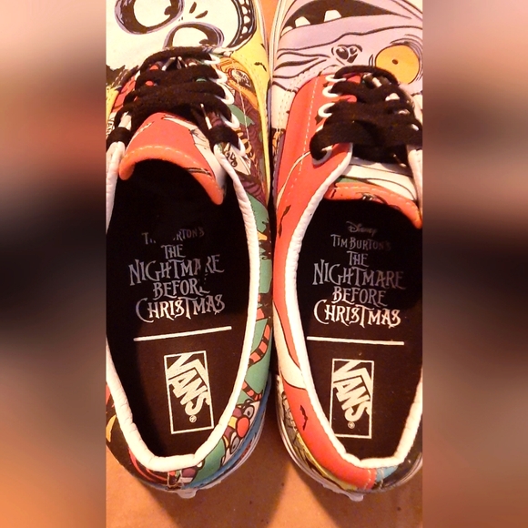 Vans X Disney The Nightmare Before Christmas "Halloweentown" Era - Picture 12 of 16